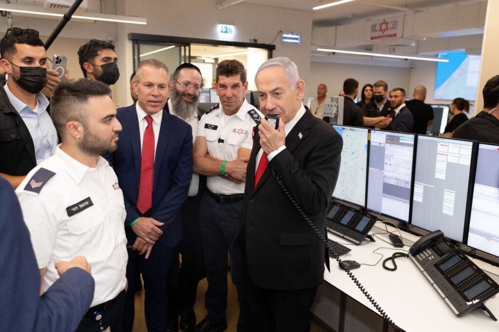 Netanyahu Visits MDA Headquarters