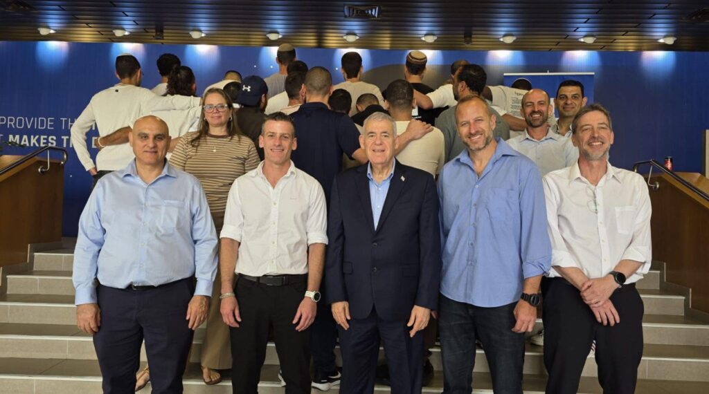 First Cohort Of Wounded IDF Veterans With PTSD Completes Practical Electronics Engineers Training, Immediately Hired By IAI