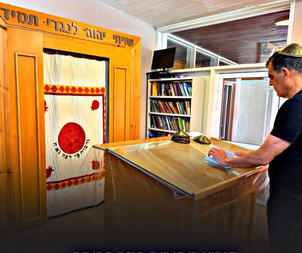 First Shul In Kissufim Welcomes Gush Katif Torah Ark